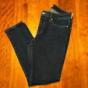 Levi 311 Shaping Skinny Jean